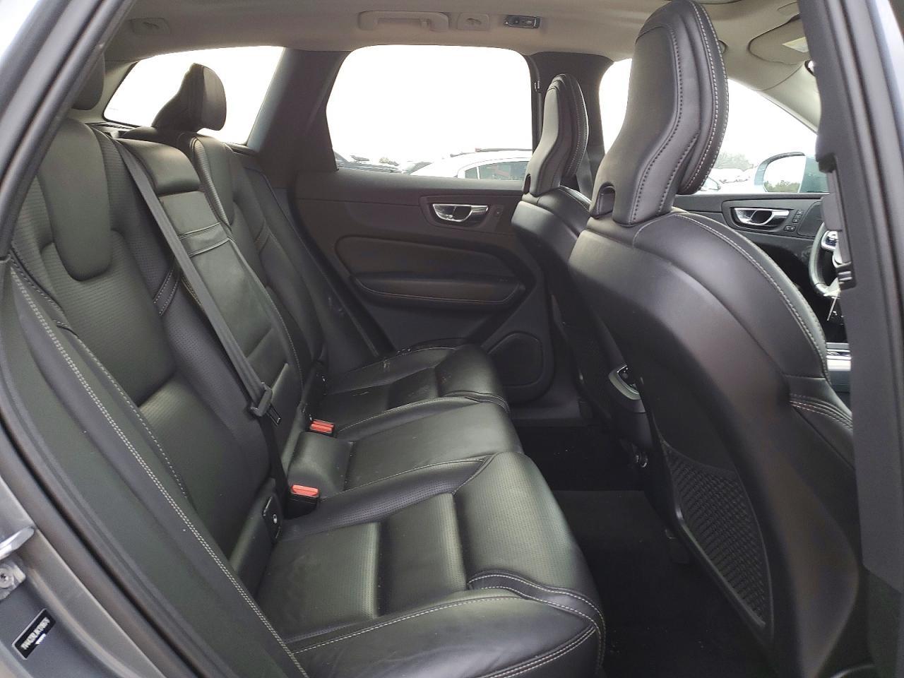 2019 VOLVO XC60