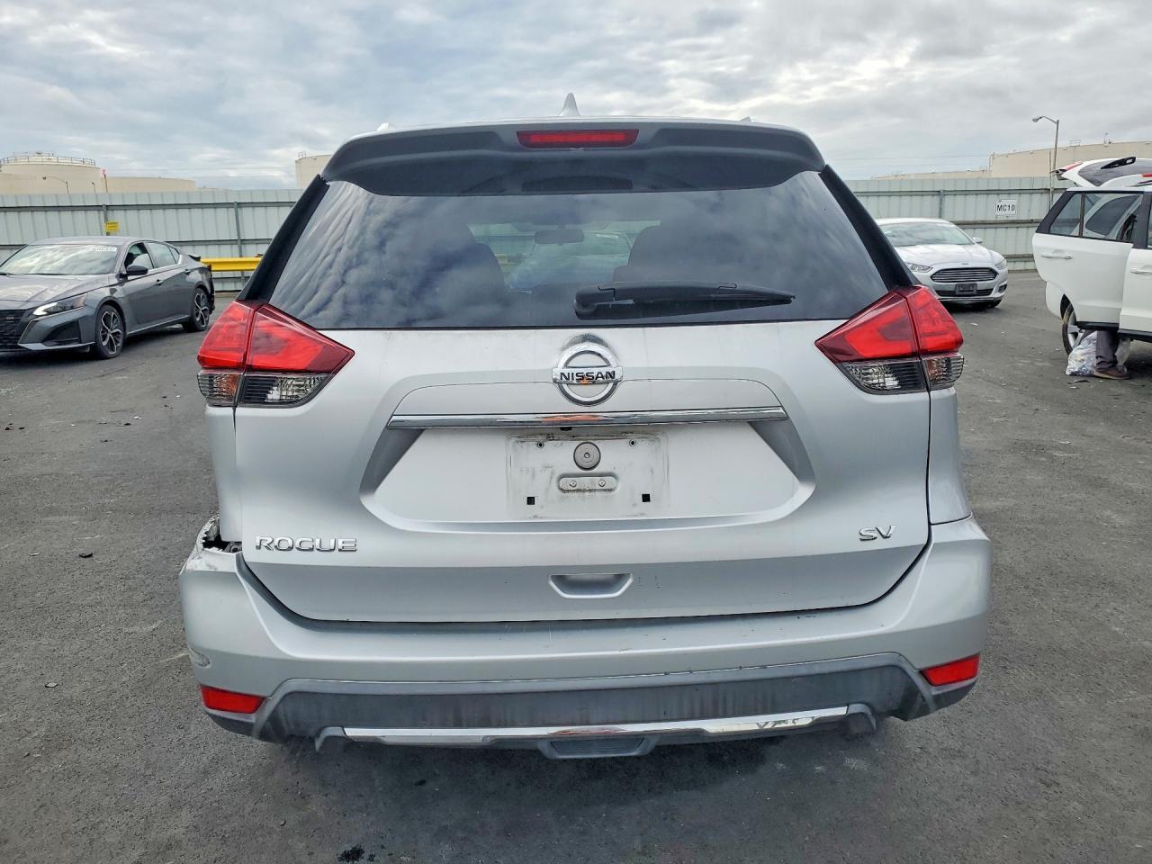 2017 NISSAN ROGUE