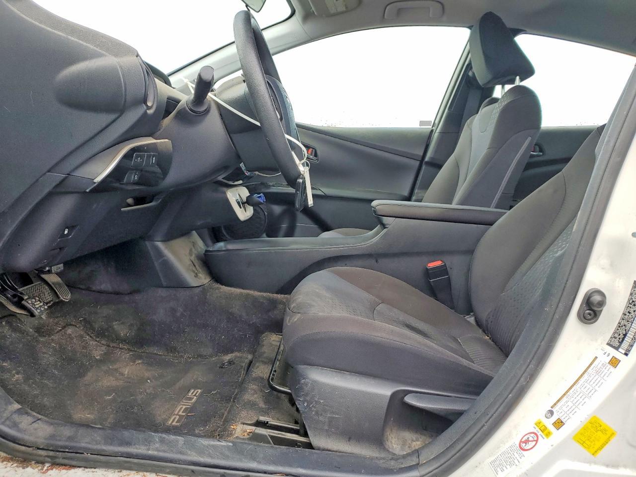 2017 TOYOTA PRIUS