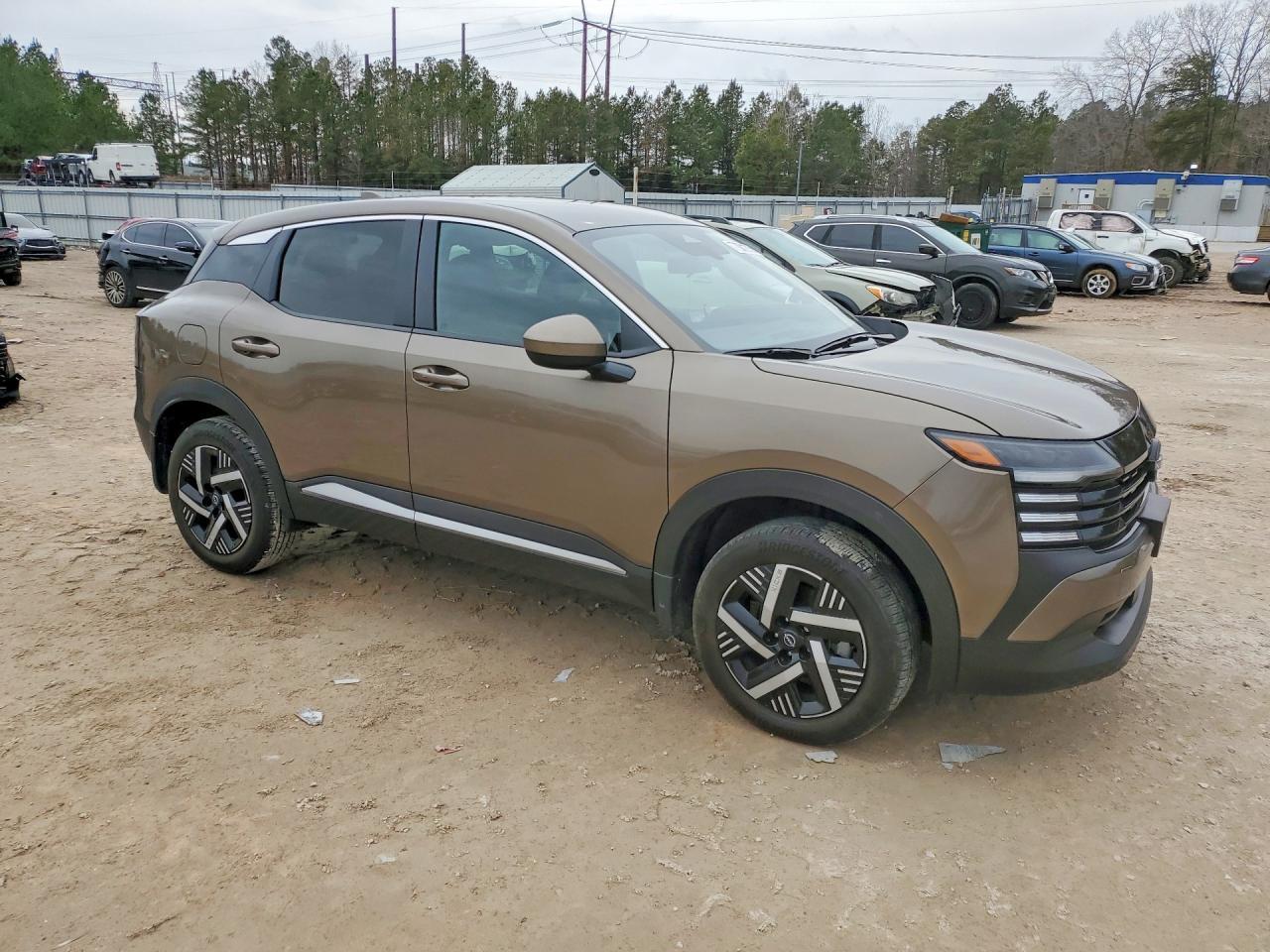 2025 NISSAN KICKS