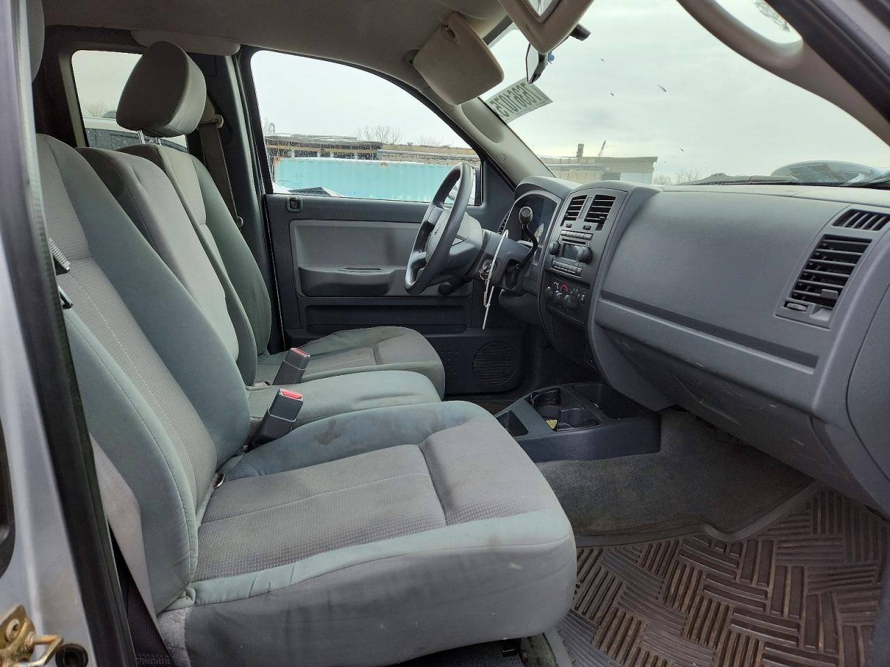 2005 DODGE Dakota