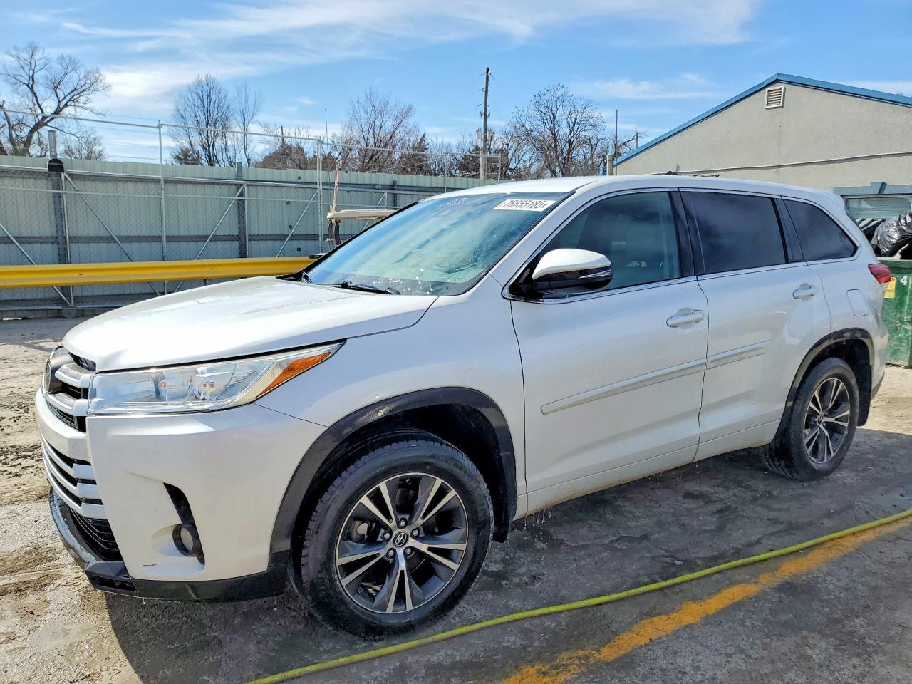 2017 TOYOTA HIGHLANDER