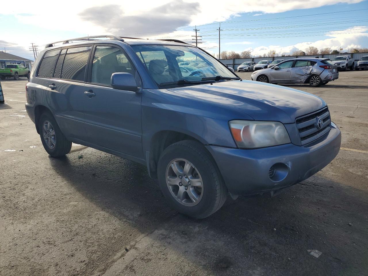 2005 TOYOTA HIGHLANDER