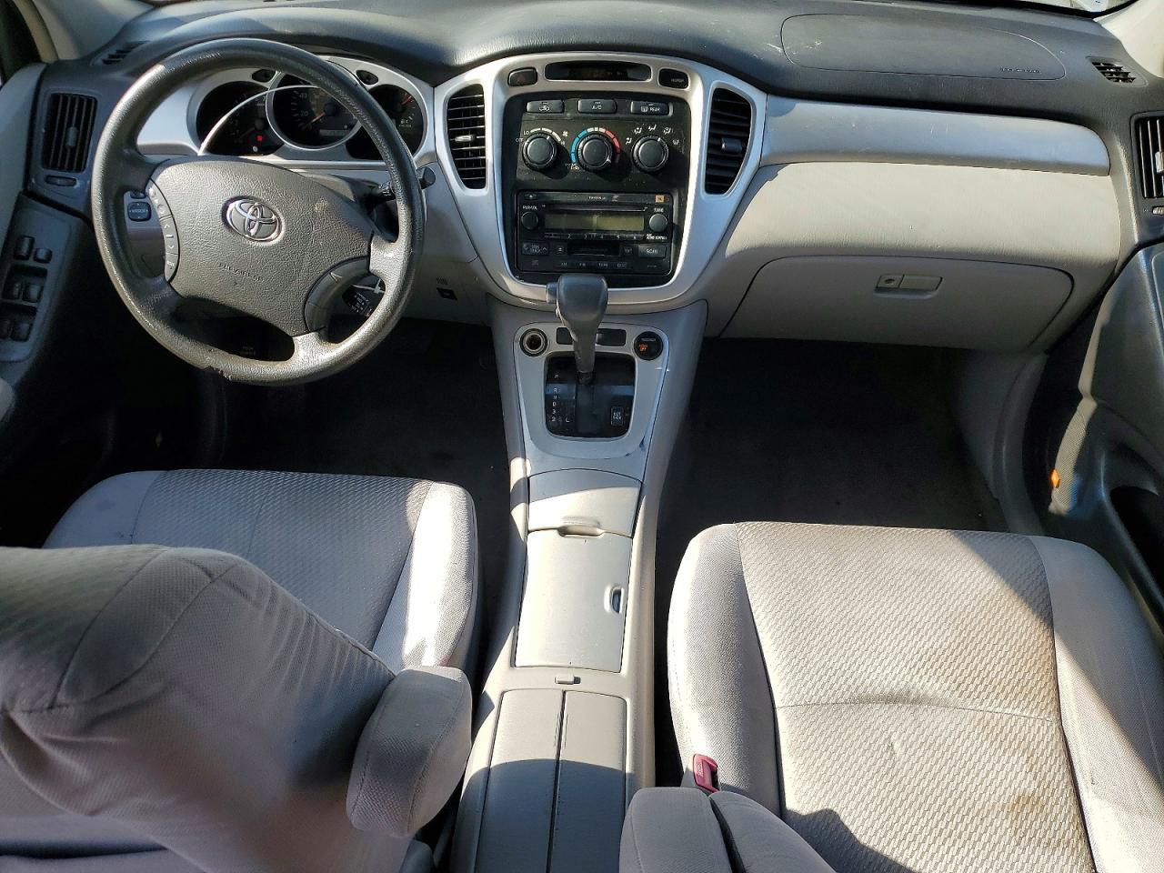 2005 TOYOTA HIGHLANDER