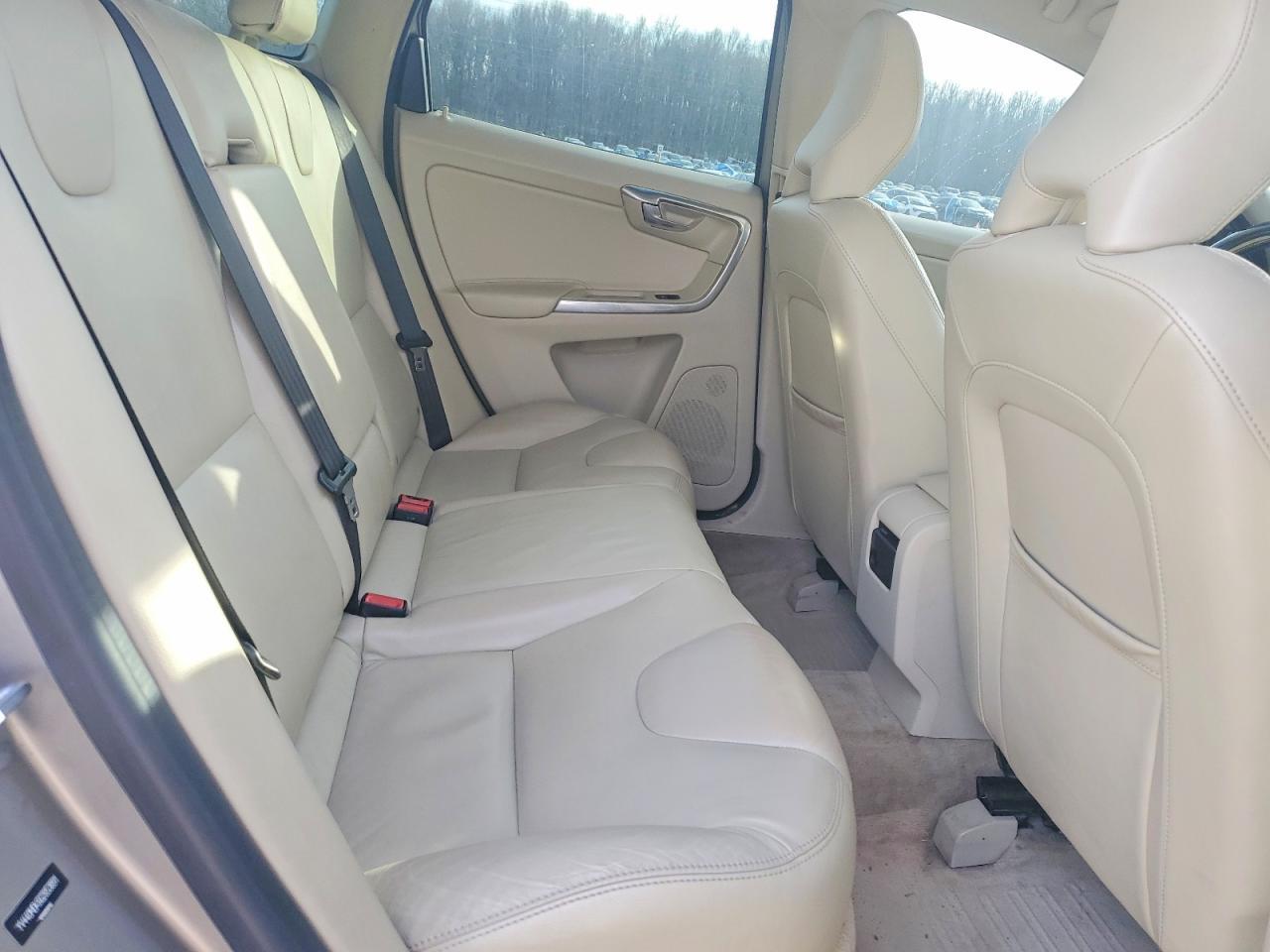 2016 VOLVO XC60