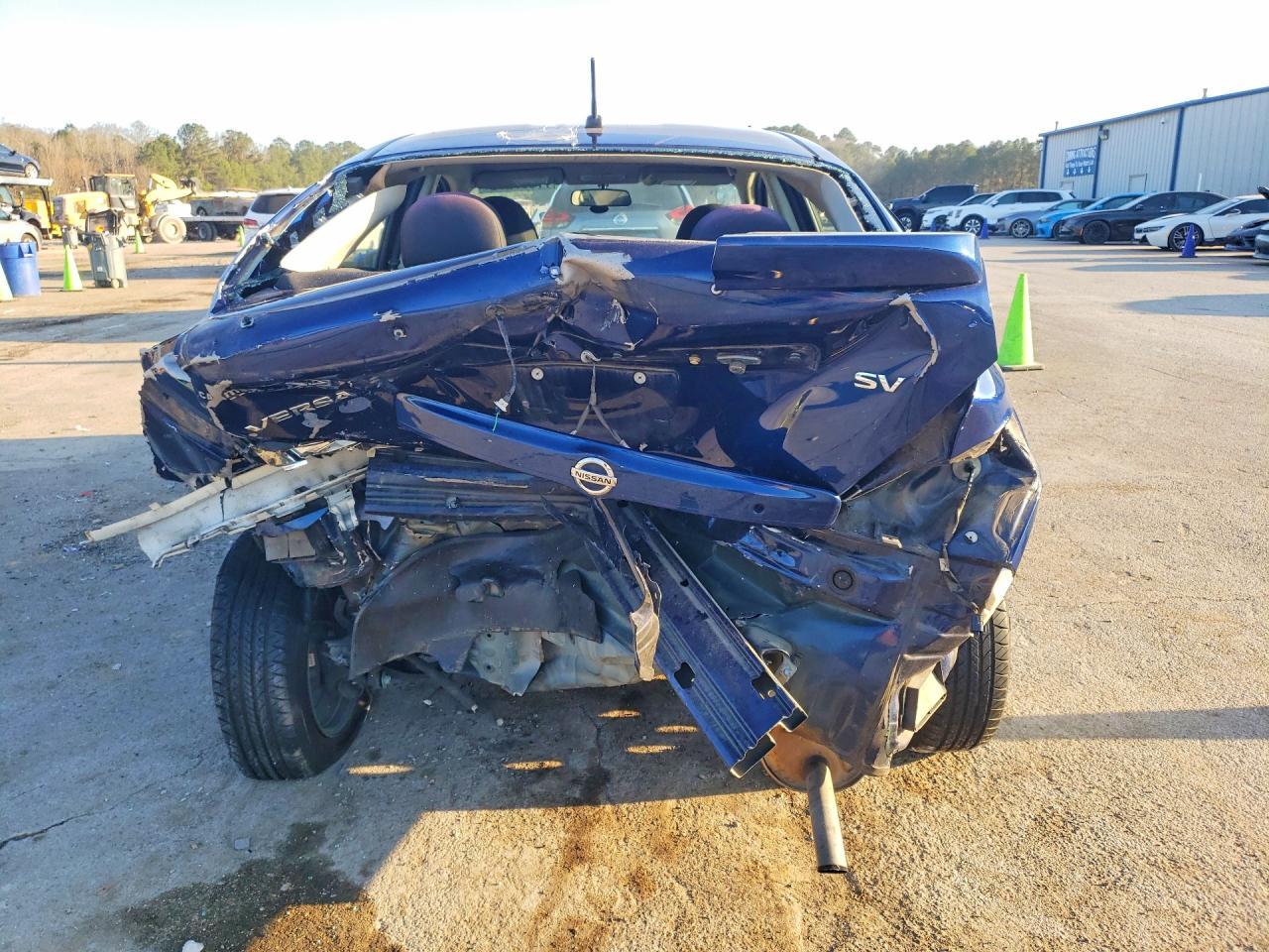 2018 NISSAN VERSA