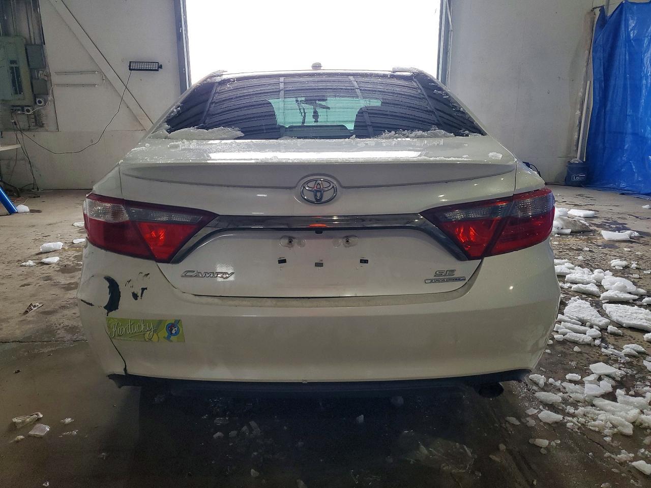 2016 TOYOTA CAMRY