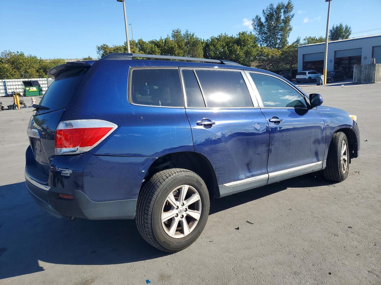 2013 TOYOTA HIGHLANDER