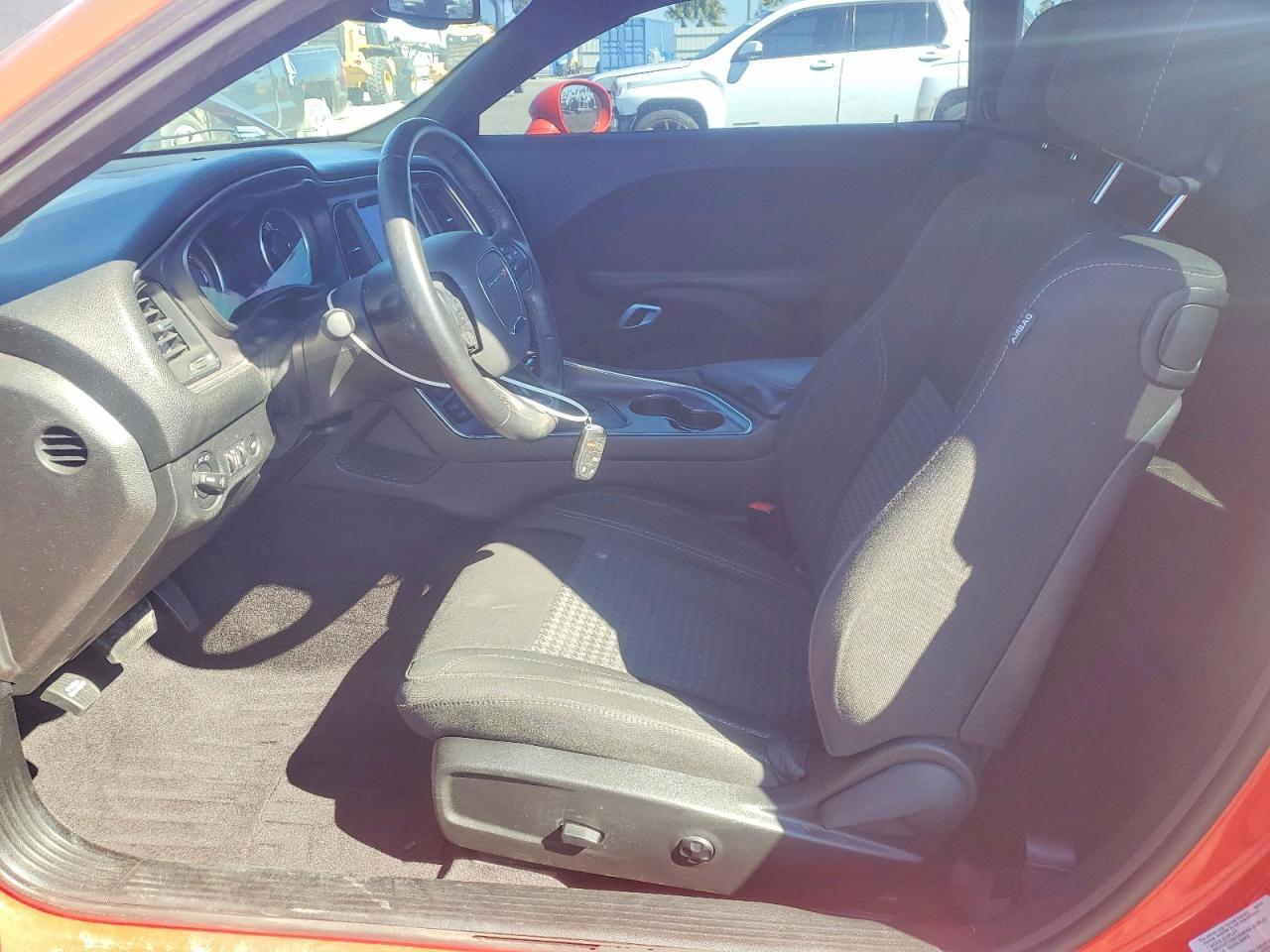 2016 DODGE Challenger