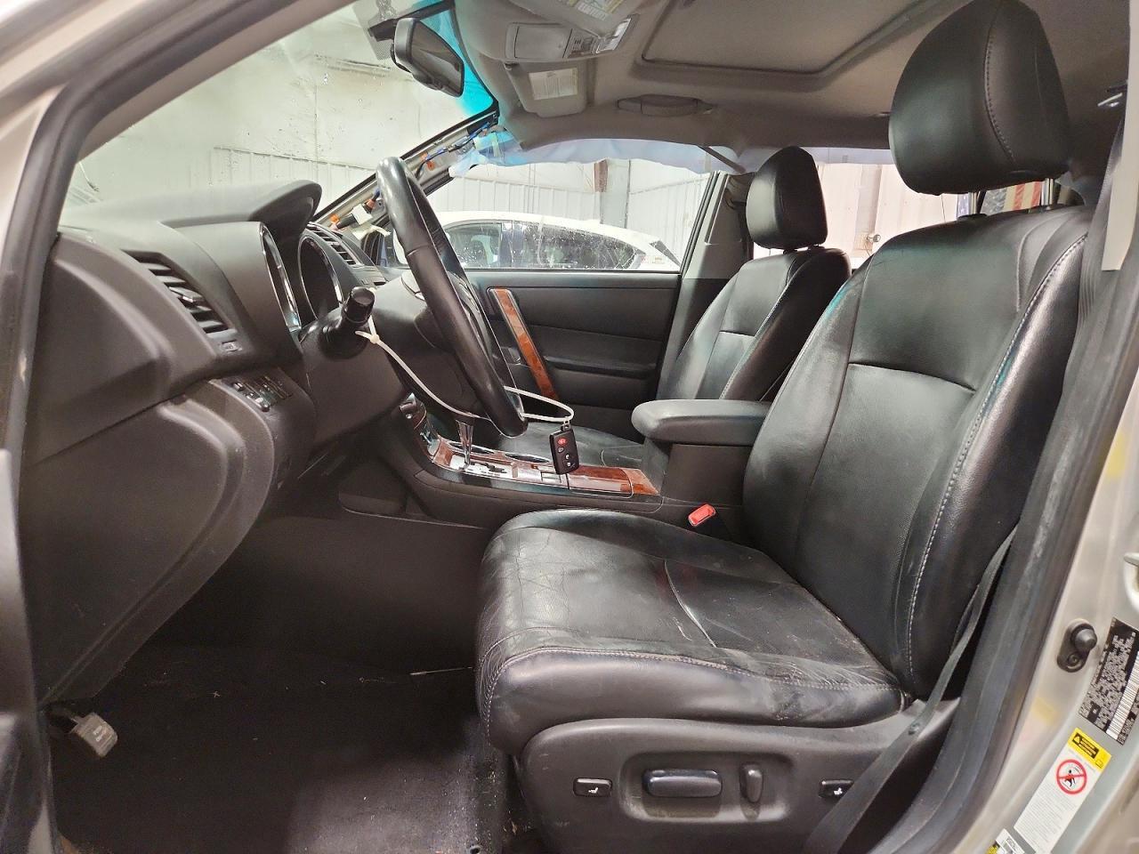 2011 TOYOTA HIGHLANDER