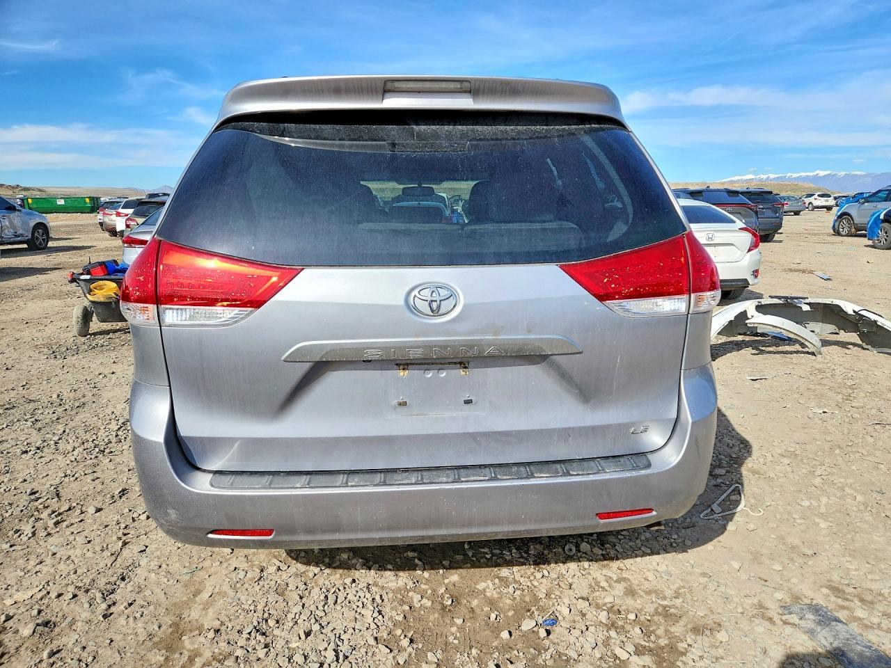 2012 TOYOTA SIENNA
