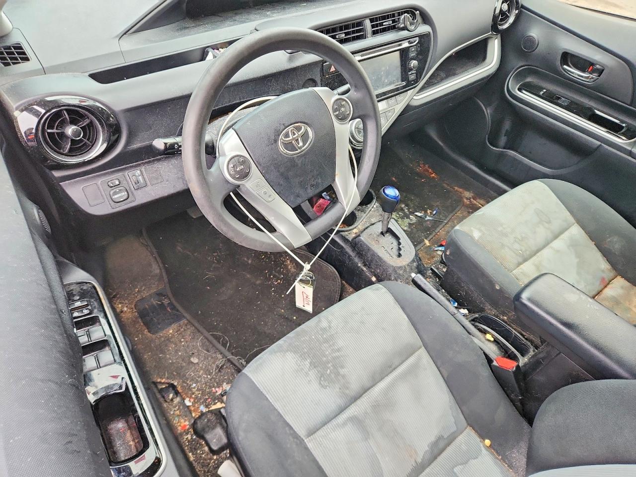 2015 TOYOTA Prius c
