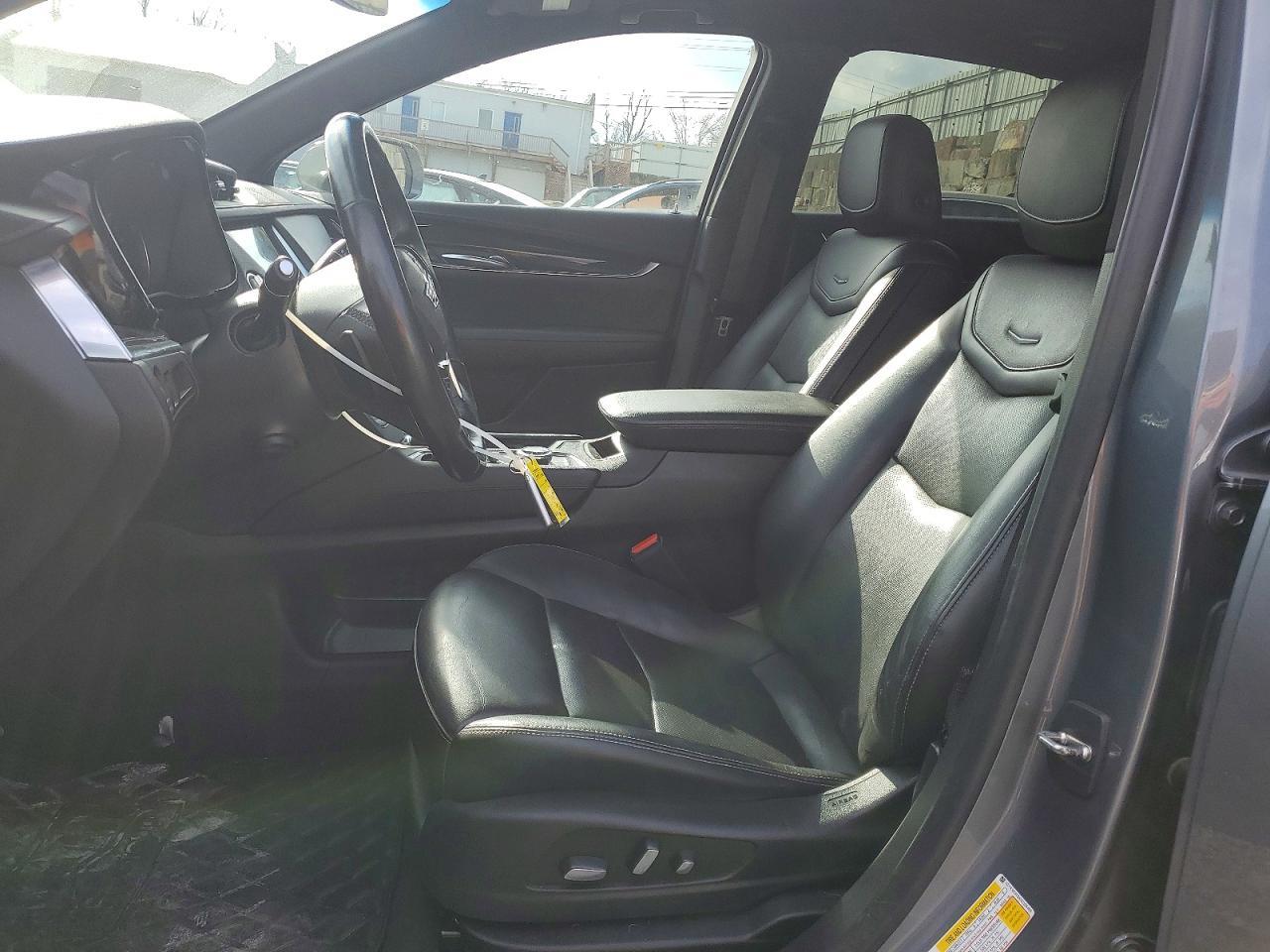 2022 CADILLAC XT5