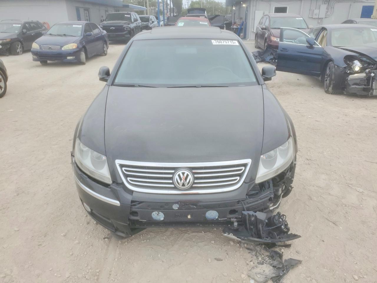 2005 VOLKSWAGEN Phaeton