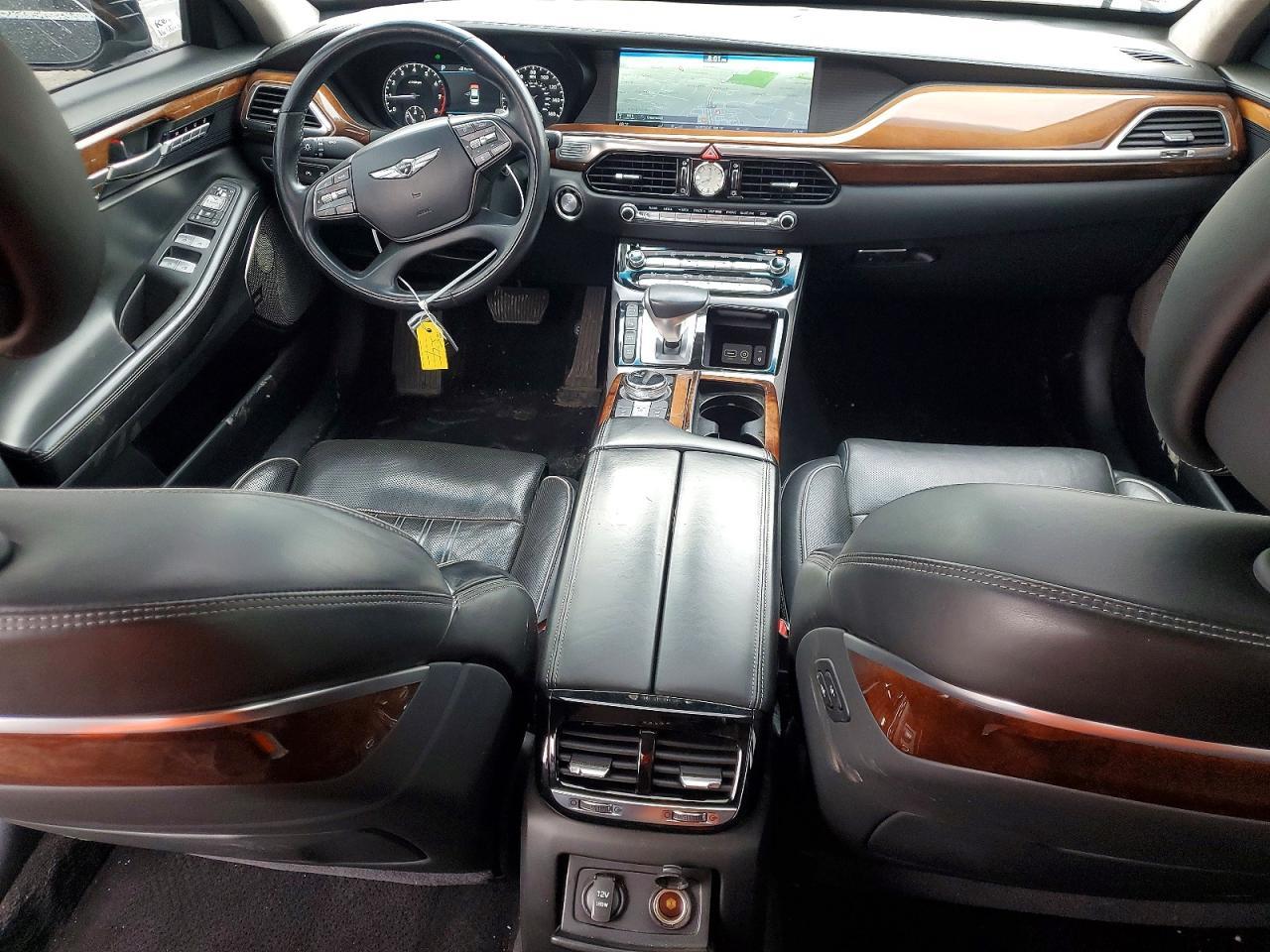 2017 GENESIS G90
