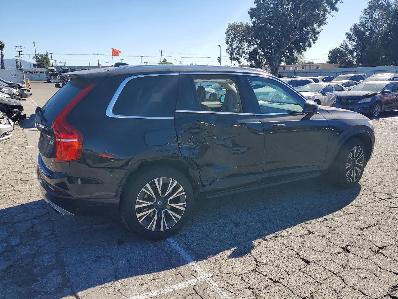 2020 VOLVO XC90