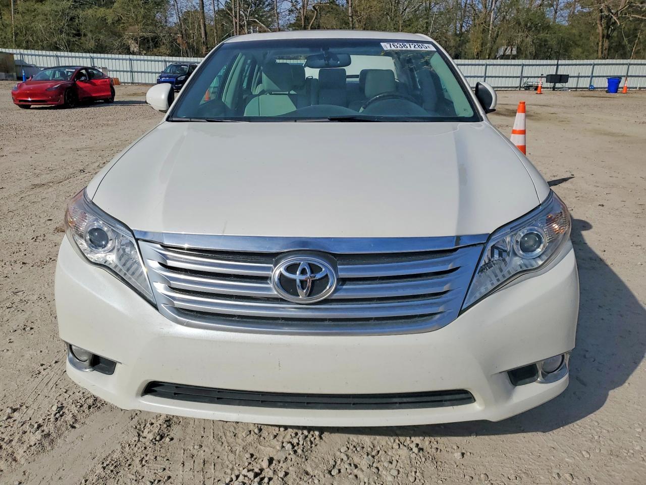 2011 TOYOTA Avallon