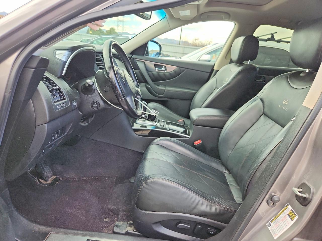 2011 INFINITI FX35