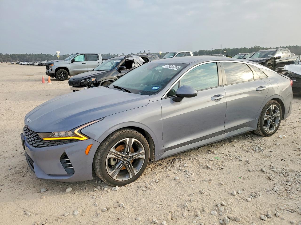 2022 KIA K5