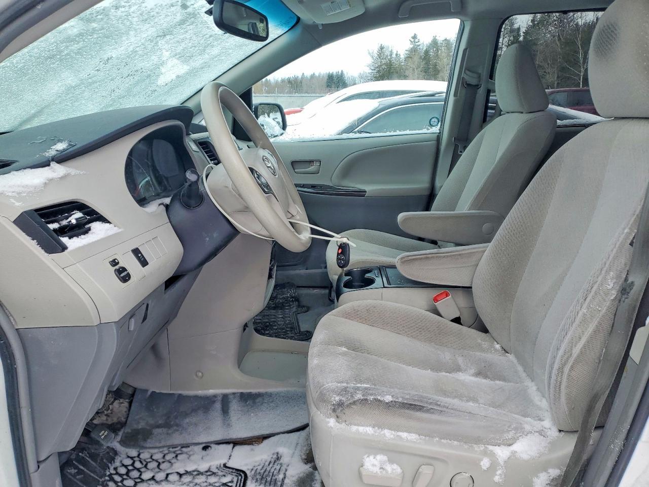 2013 TOYOTA SIENNA