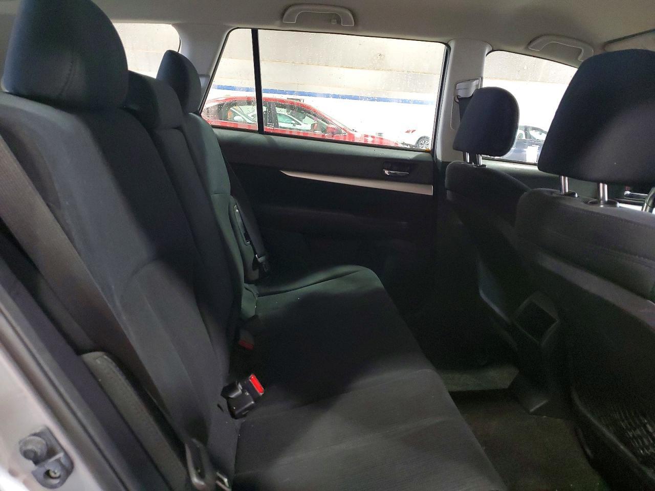 2014 SUBARU Outback