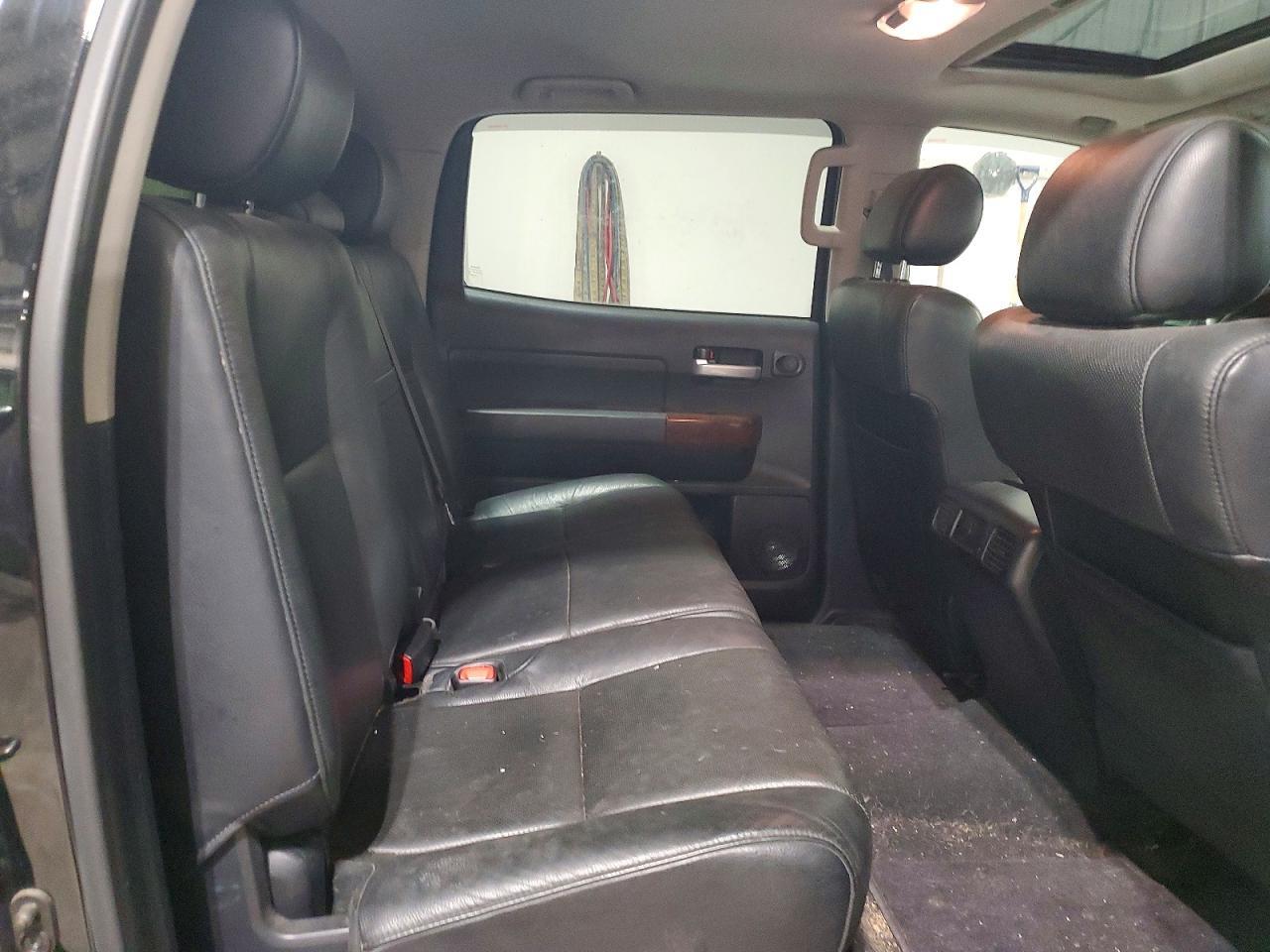 2011 TOYOTA TUNDRA