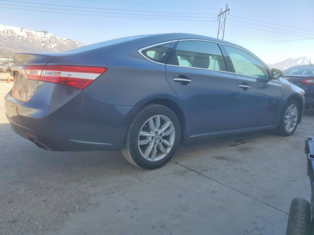 2013 TOYOTA Avalon