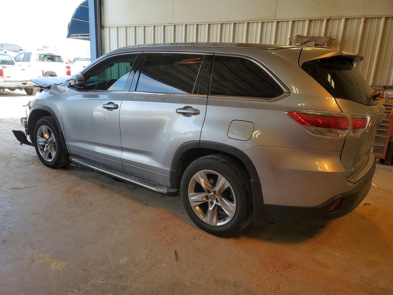 2016 TOYOTA HIGHLANDER