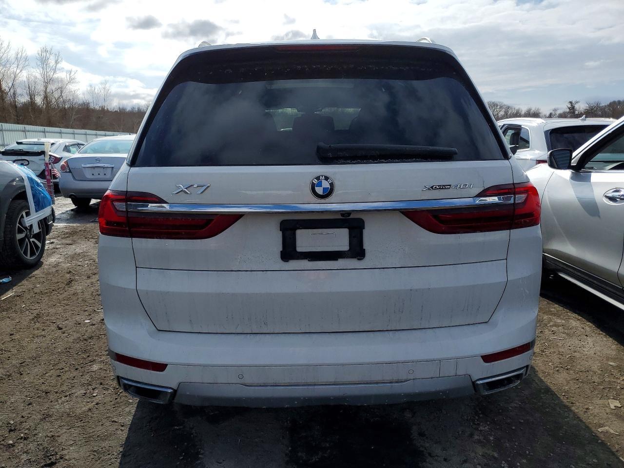 2021 BMW X7