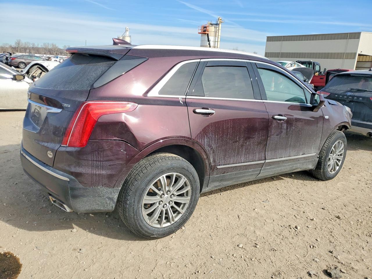 2017 CADILLAC XT5