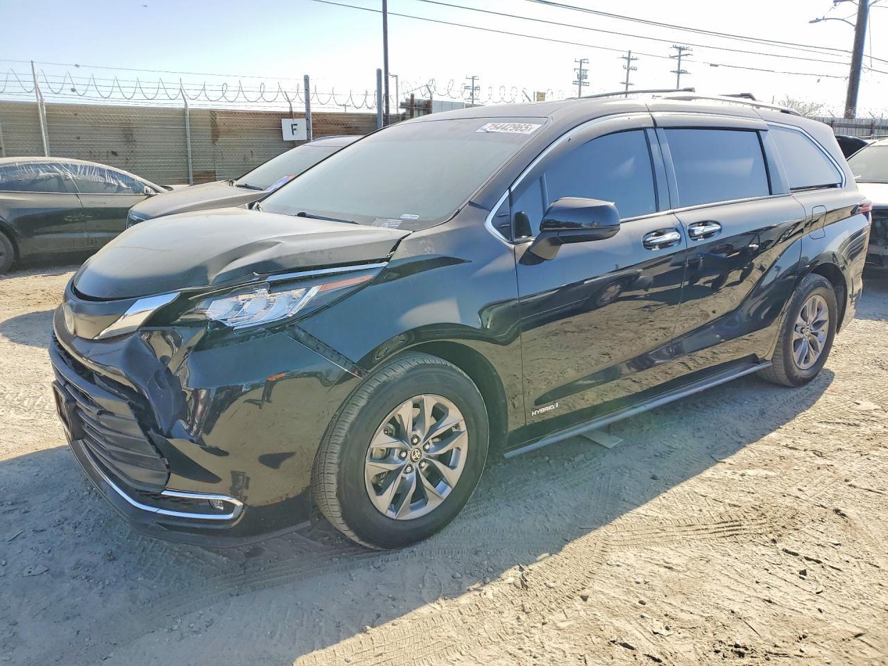 2021 TOYOTA SIENNA