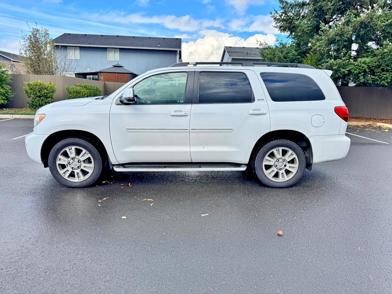 2008 TOYOTA Sequoia
