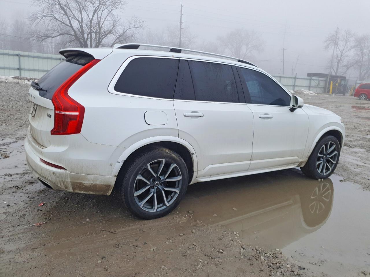2017 VOLVO XC90