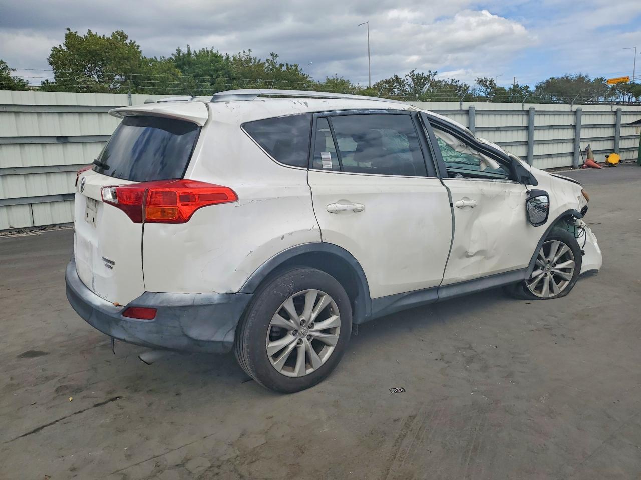 2014 TOYOTA RAV4