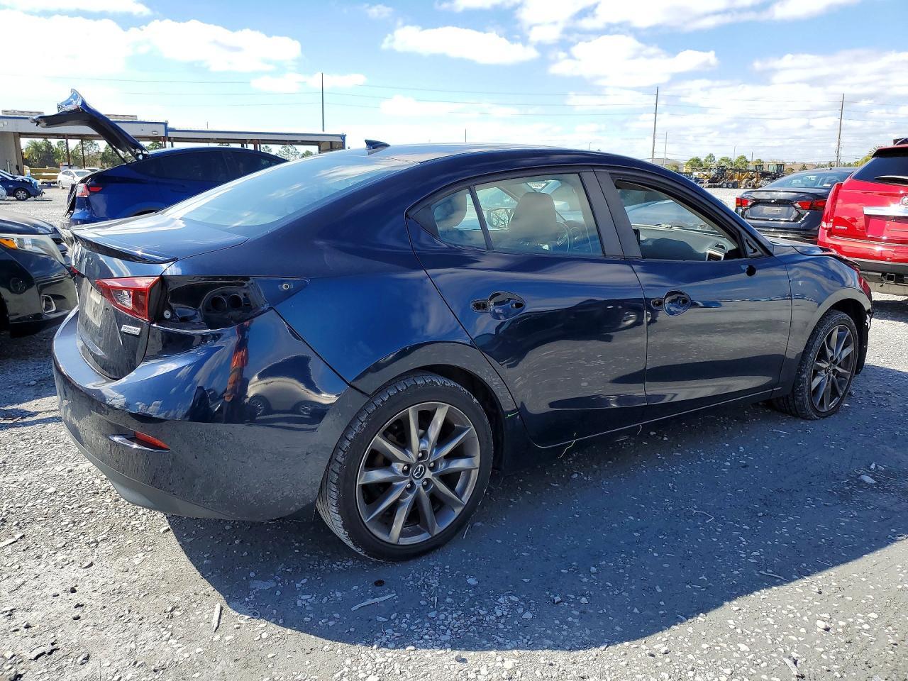 2018 MAZDA 3