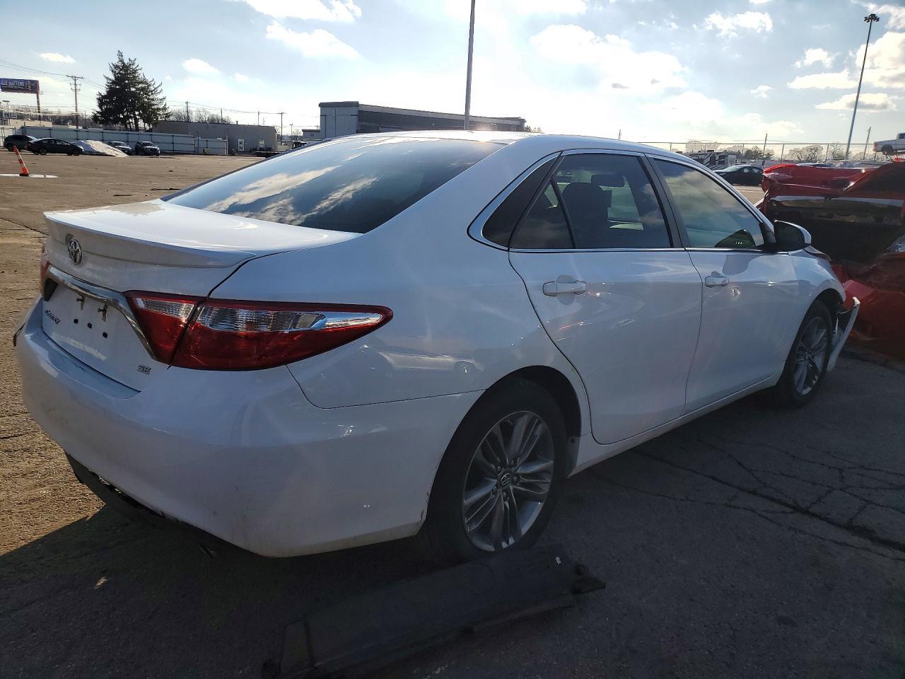 2017 TOYOTA CAMRY