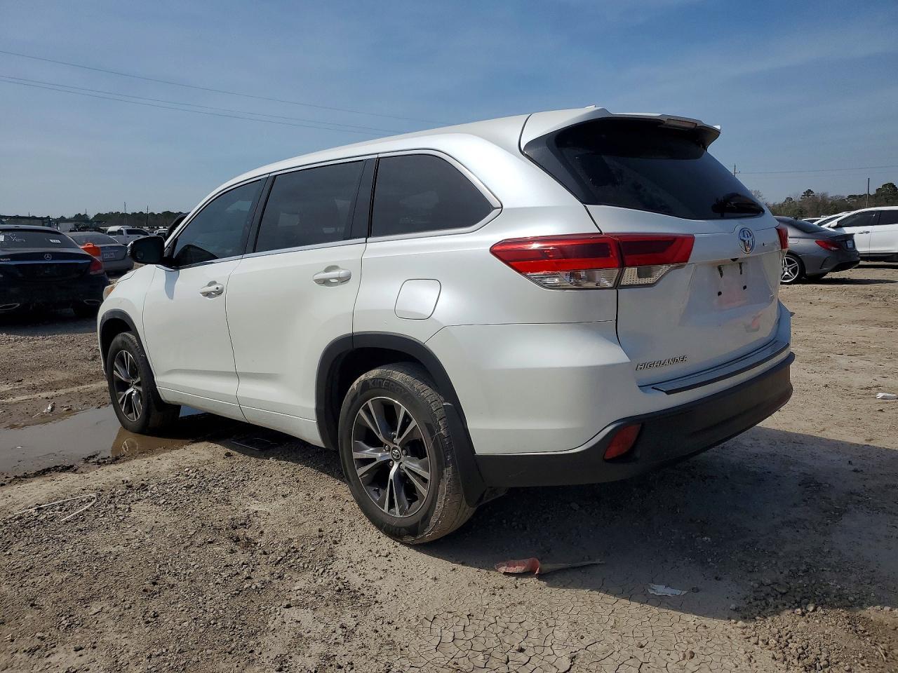 2018 TOYOTA HIGHLANDER
