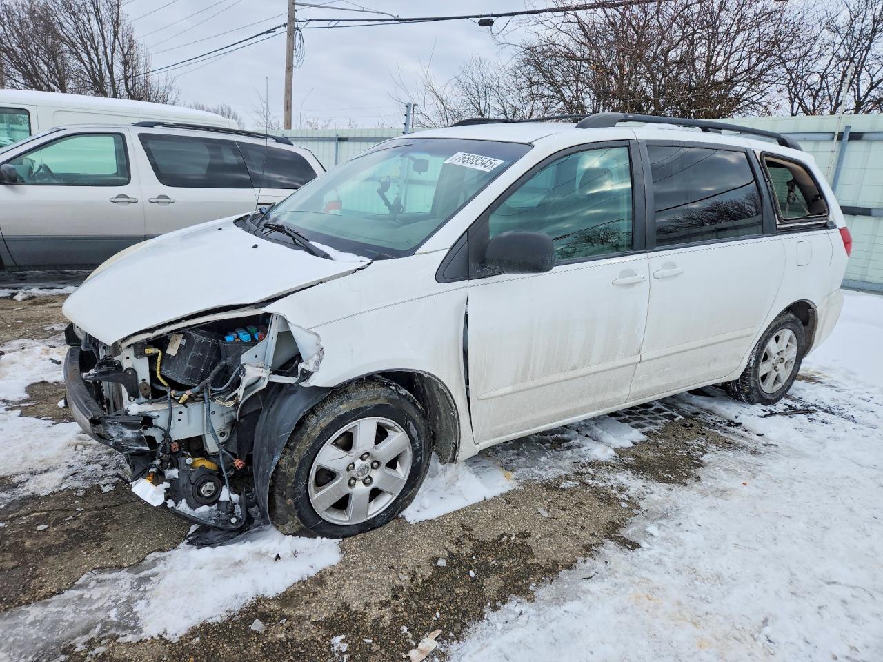 2010 TOYOTA SIENNA
