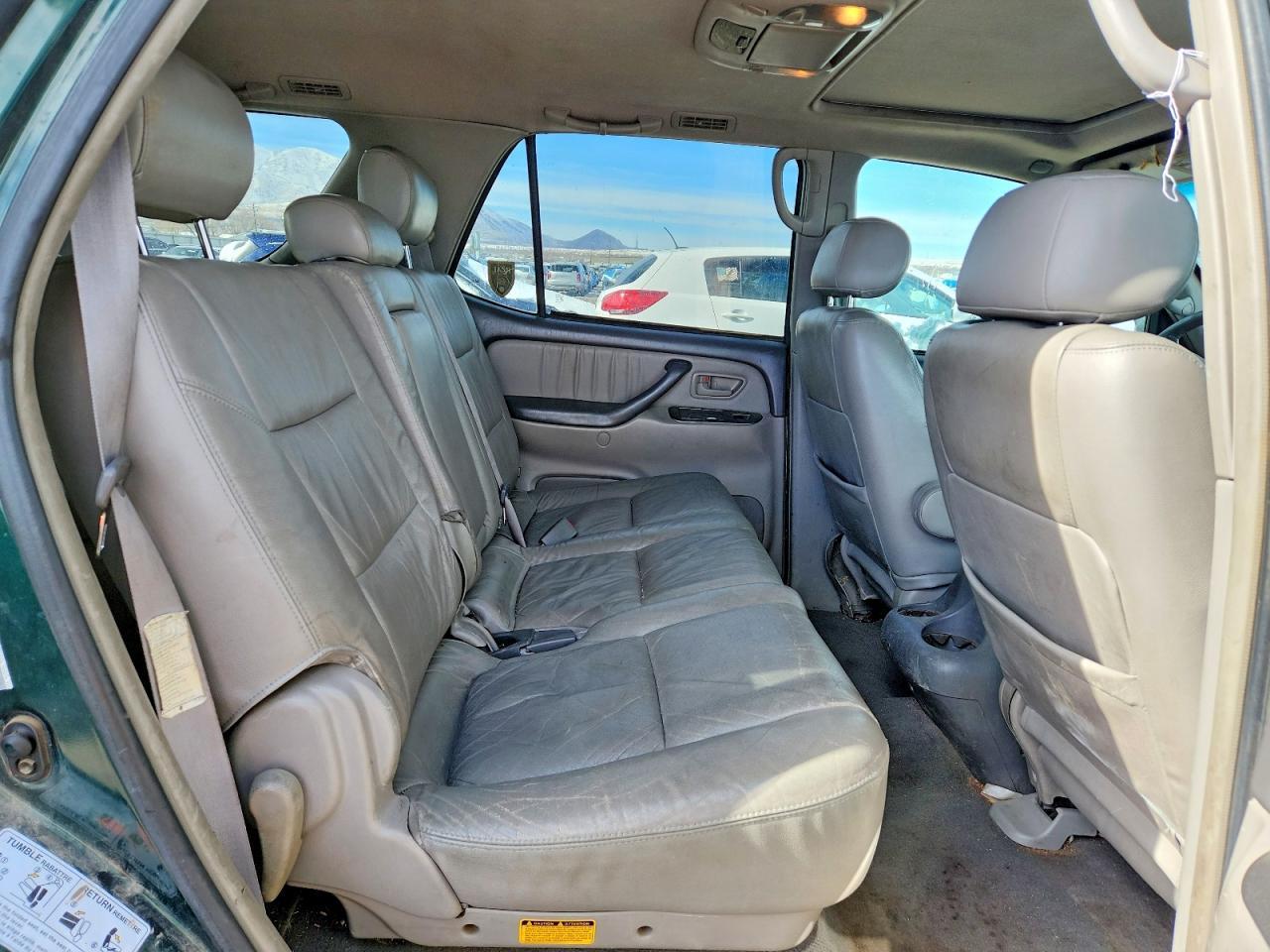 2004 TOYOTA Sequoia