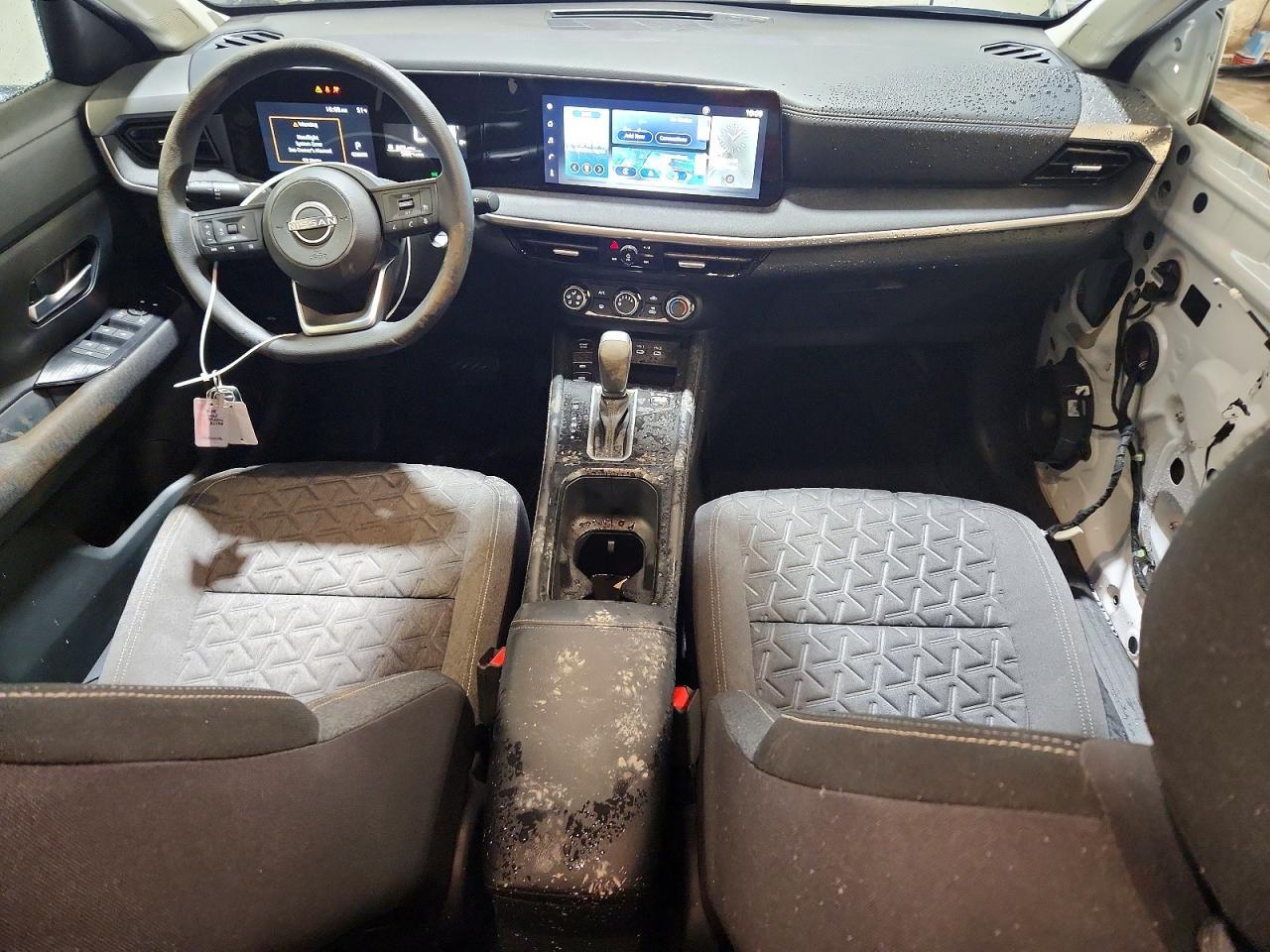 2025 NISSAN KICKS