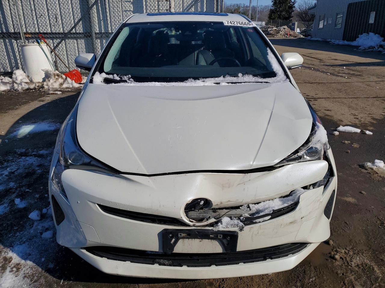 2016 TOYOTA PRIUS