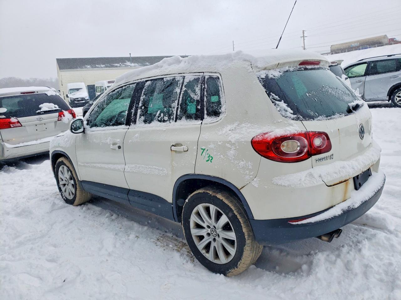 2009 VOLKSWAGEN TIGUAN