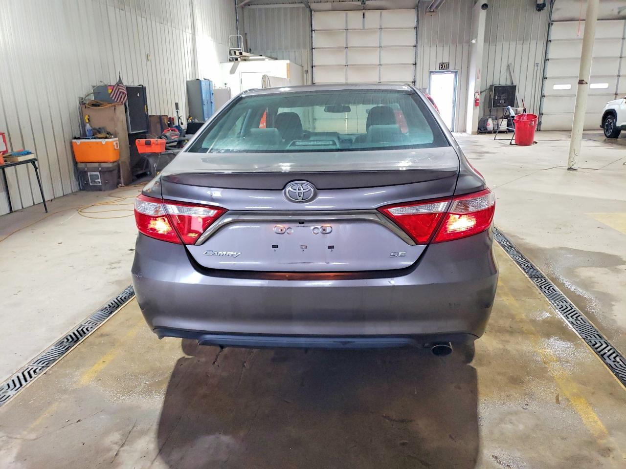 2016 TOYOTA CAMRY