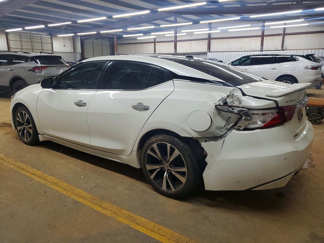 2017 NISSAN Maxima