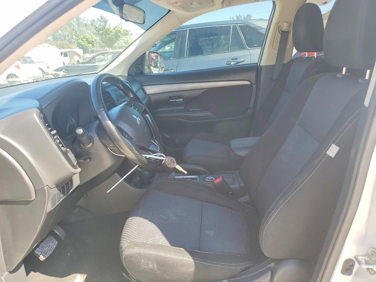 2016 MITSUBISHI outlander