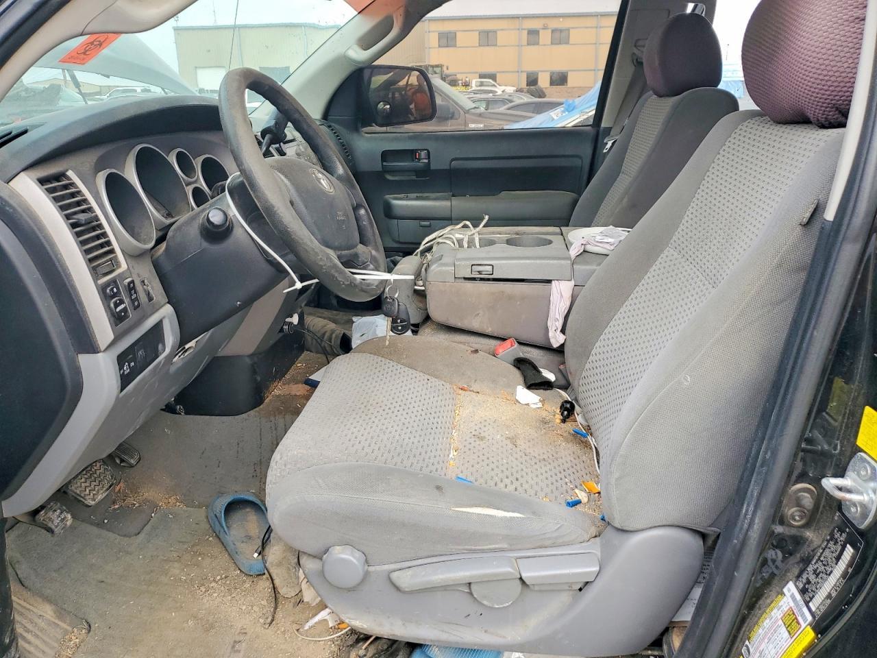 2011 TOYOTA TUNDRA