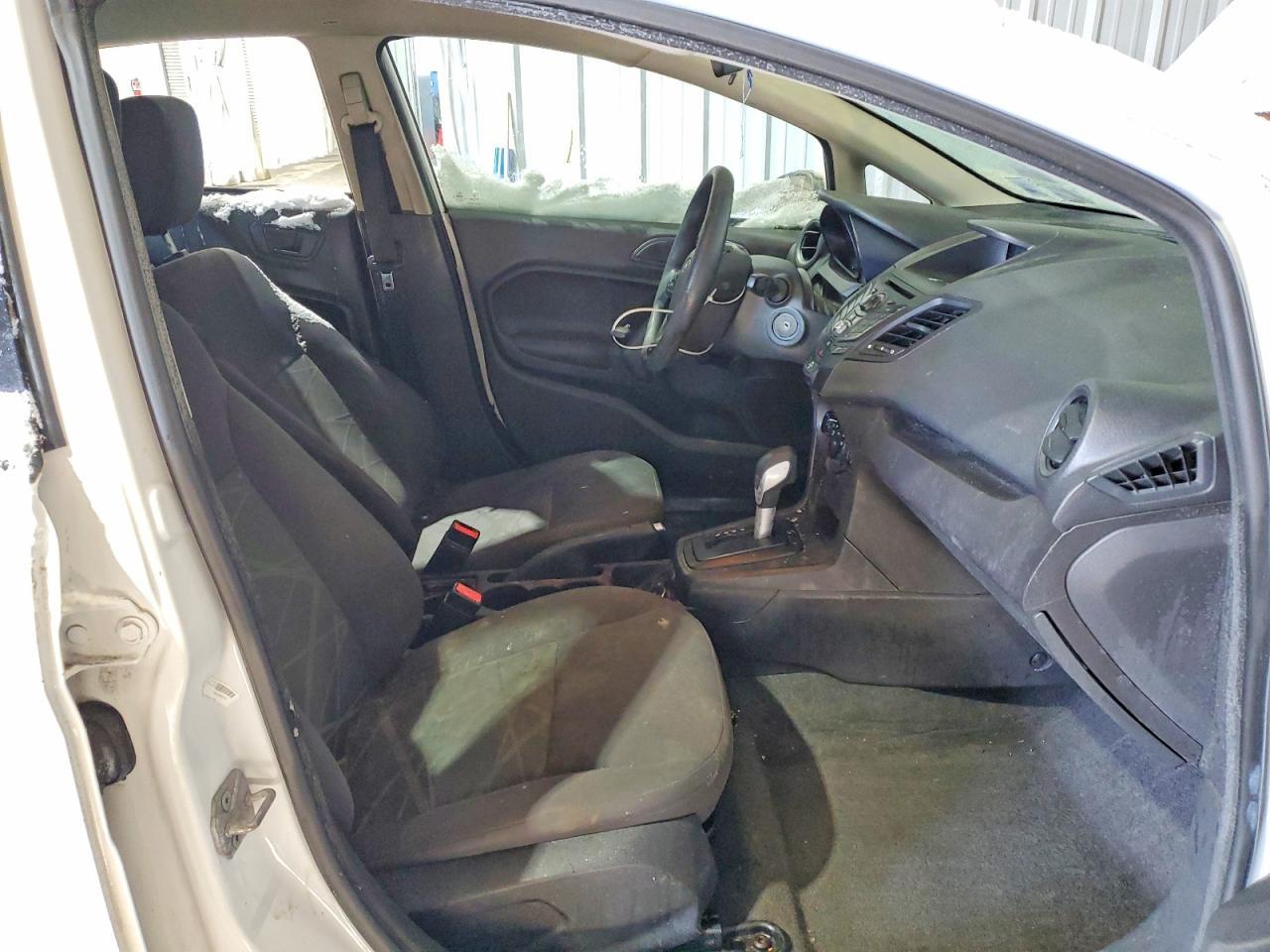 2014 FORD Fiesta