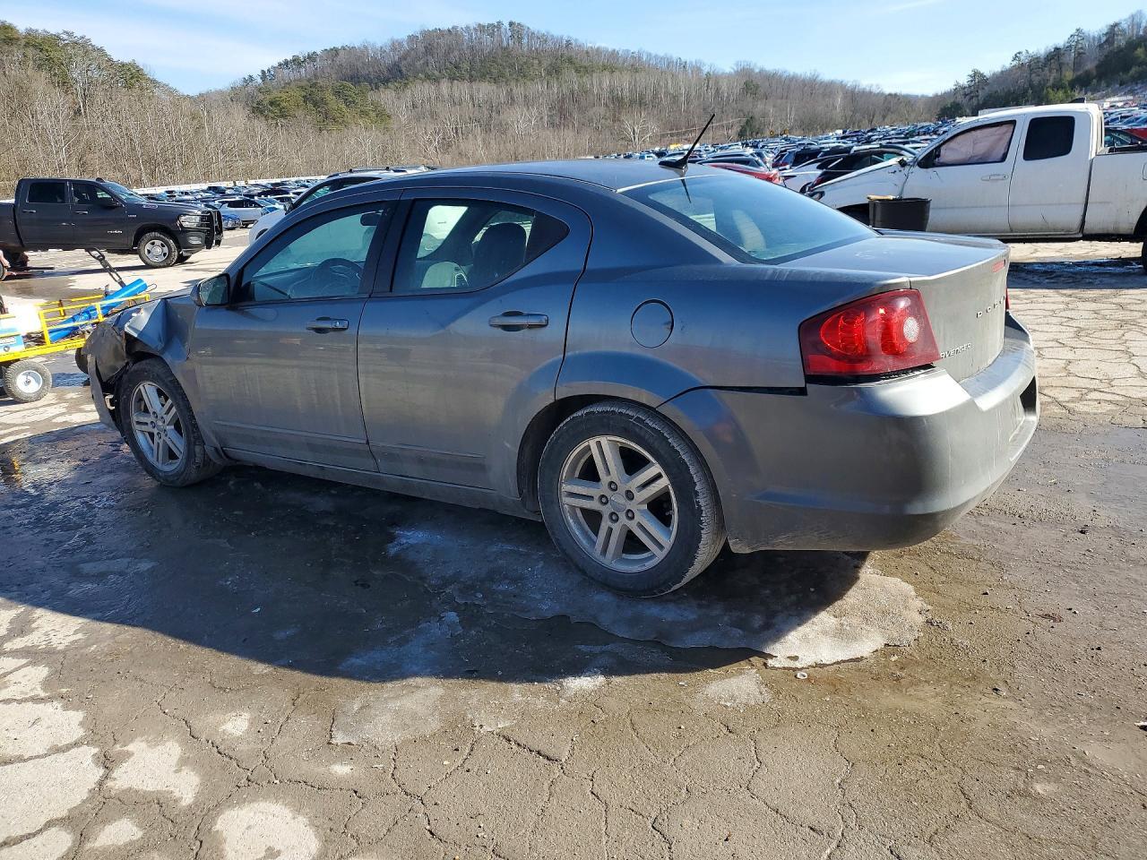2013 DODGE Avenger