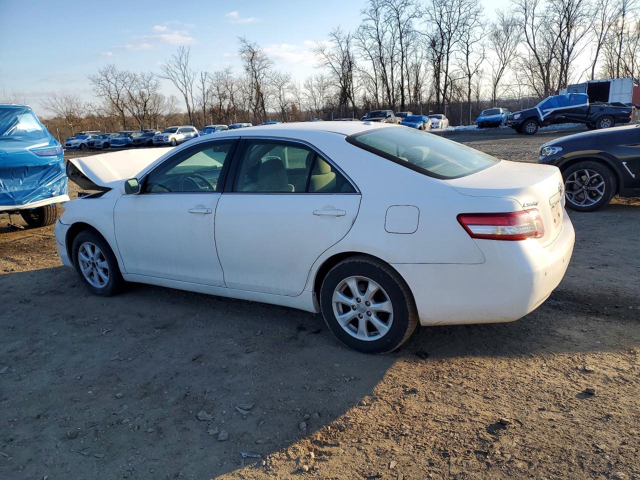 2011 TOYOTA CAMRY