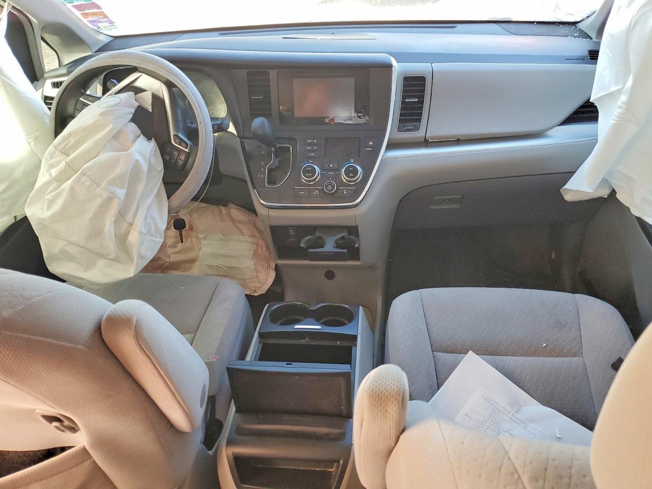 2017 TOYOTA SIENNA